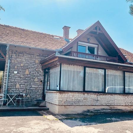 Viztuekoer Apartman Тихань Екстер'єр фото
